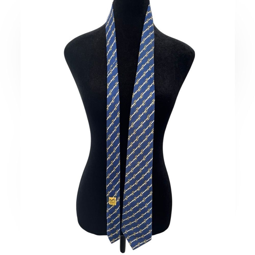 Hermes Men's Tie Equestrian Horsebit Bridle Navy Silk 952 IA 3.5" (W) x 56" (L)
